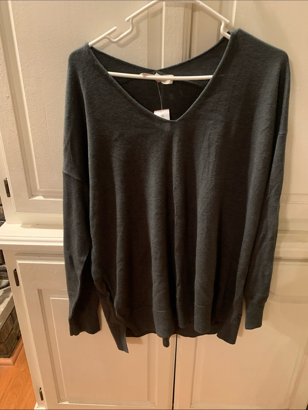 LOFT Green V-Neck Lightweight Sweater NWT L